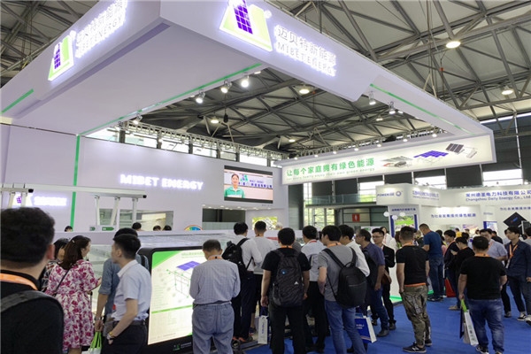 SNEC 首日｜YABO鸭脖新能源光伏支架深受好评