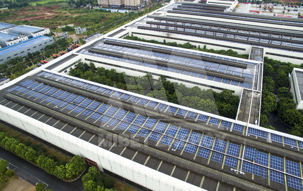 太阳能屋顶光伏发电系统由哪些设备组成？