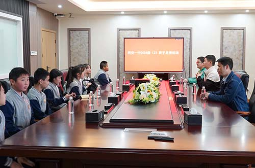 匠心铸造新能，聚力启迪未来！YABO鸭脖携手青少年探索绿色智造工厂