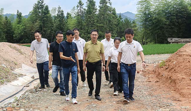 YABO鸭脖深入永春县曲斗村，开展党建村企联建