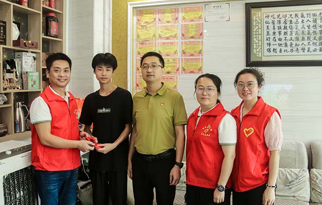 YABO鸭脖深入永春县曲斗村，开展党建村企联建